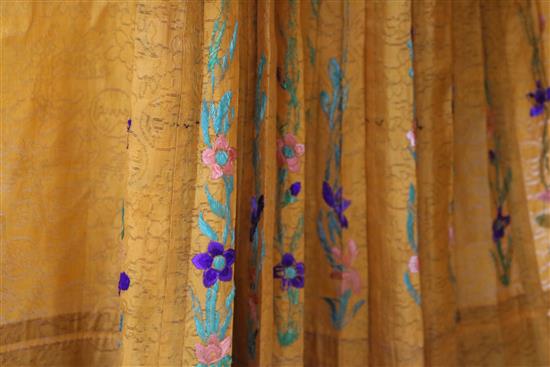 A Chinese embroidered silk pleated skirt, late Qing